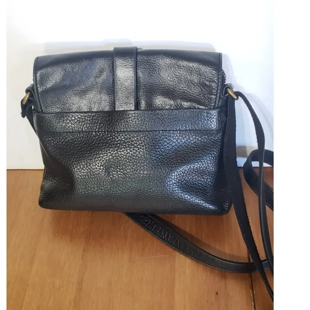 Fossil pebble leather crossbody bag small in size black super soft leath…